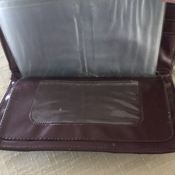 Vintage Burgundy Leather Zippered Wallet - Picture 6 of 12